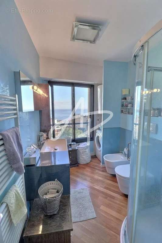 Appartement à BEAUSOLEIL