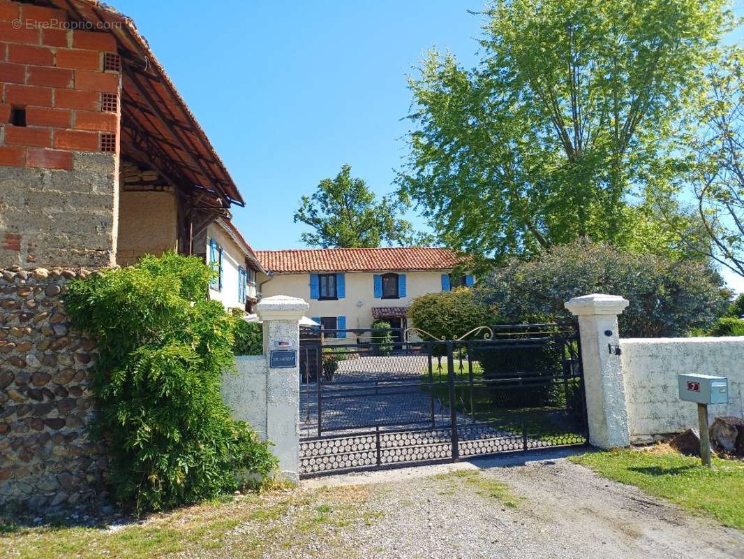 Maison à TRIE-SUR-BAISE