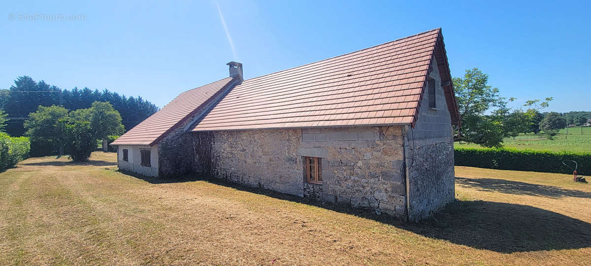 Maison à CHAUFFOUR-SUR-VELL