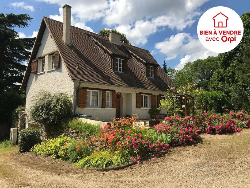 Maison à OINVILLE-SUR-MONTCIENT