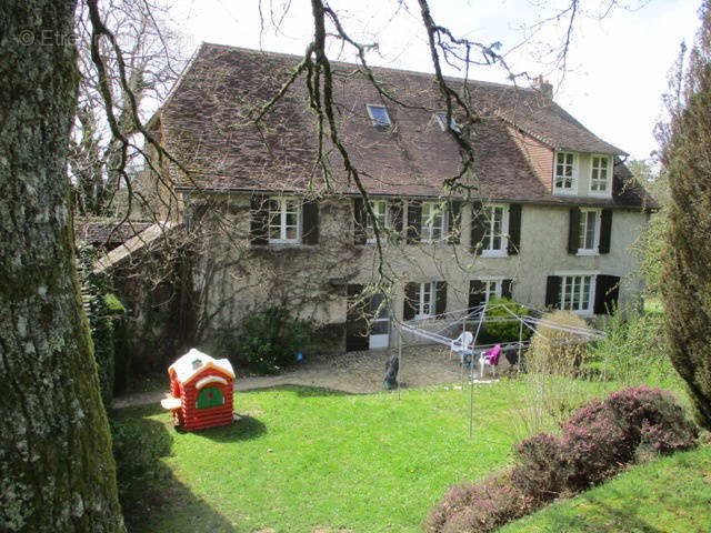 Maison à COUSSAC-BONNEVAL