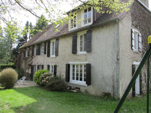 Maison à COUSSAC-BONNEVAL