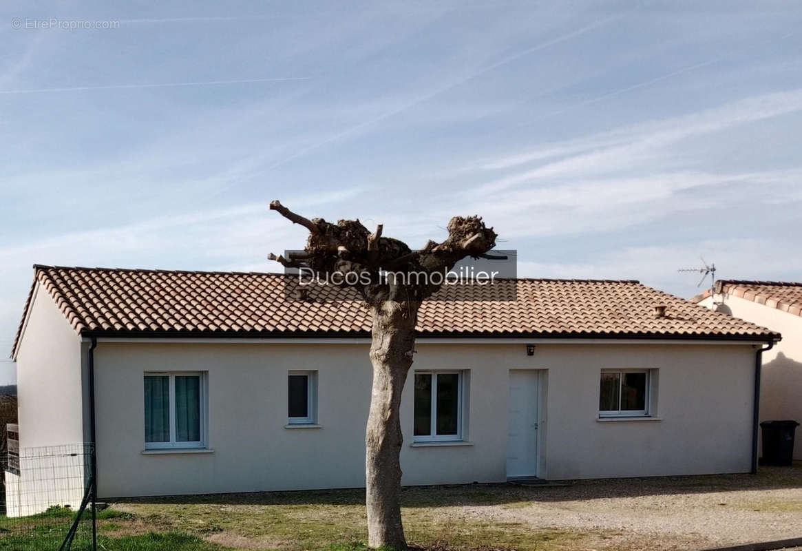 Maison à SEYCHES