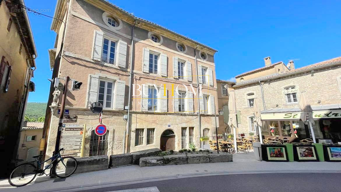 Appartement à BONNIEUX