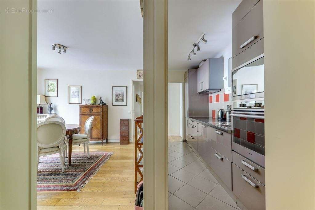 Appartement à PARIS-12E