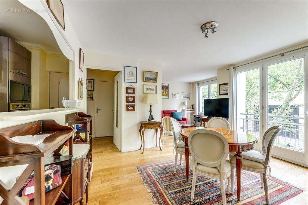 Appartement à PARIS-12E