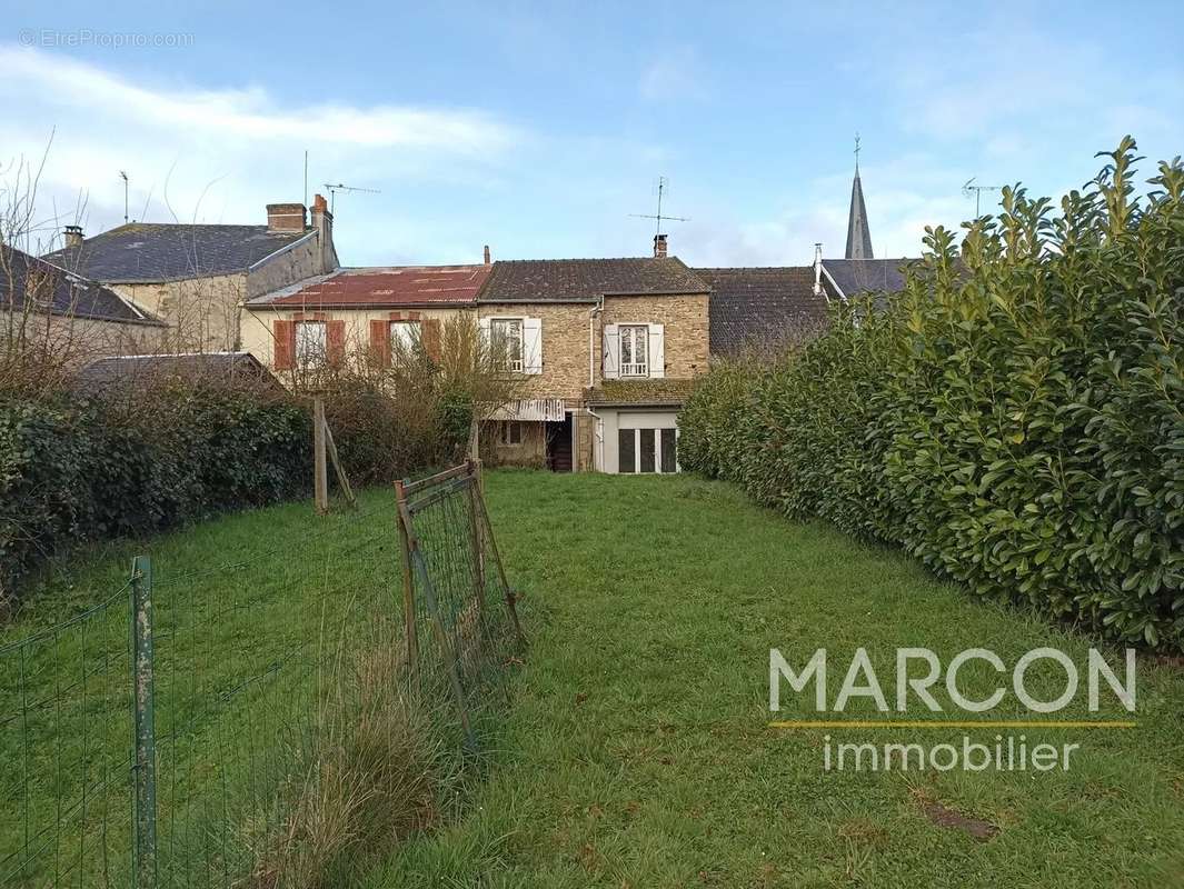 Maison à SAINT-HILAIRE-LA-TREILLE