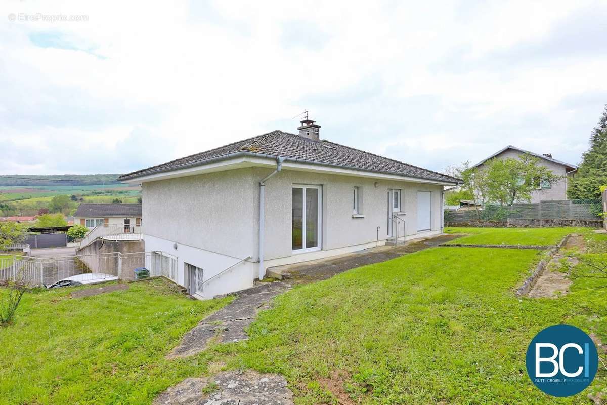 Maison à LAY-SAINT-CHRISTOPHE