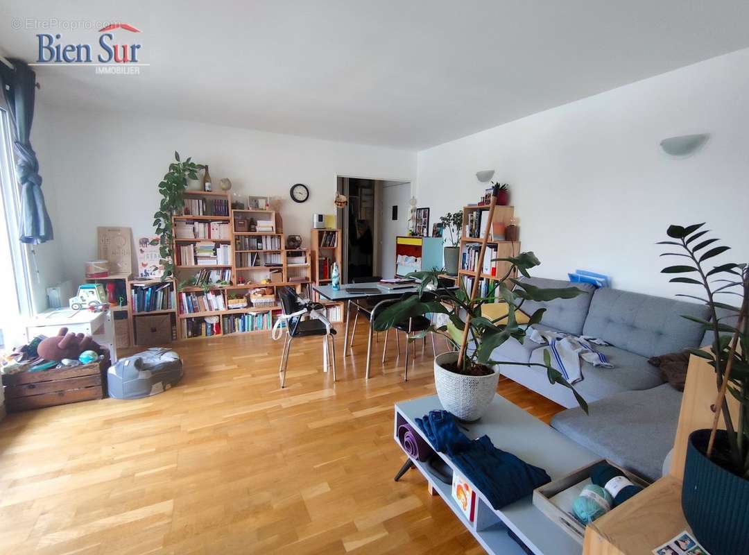 Appartement à PARIS-20E