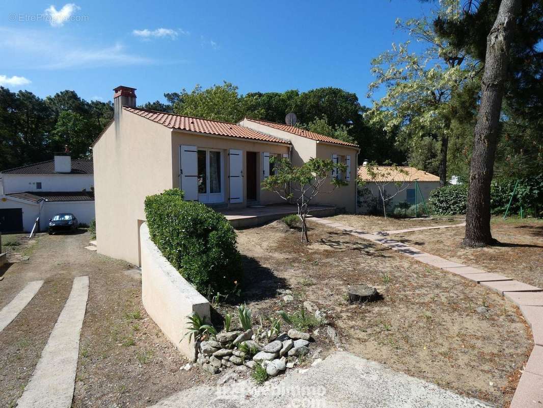 Au bord de la forêt, à 750m de la plage... - Maison à LONGEVILLE-SUR-MER