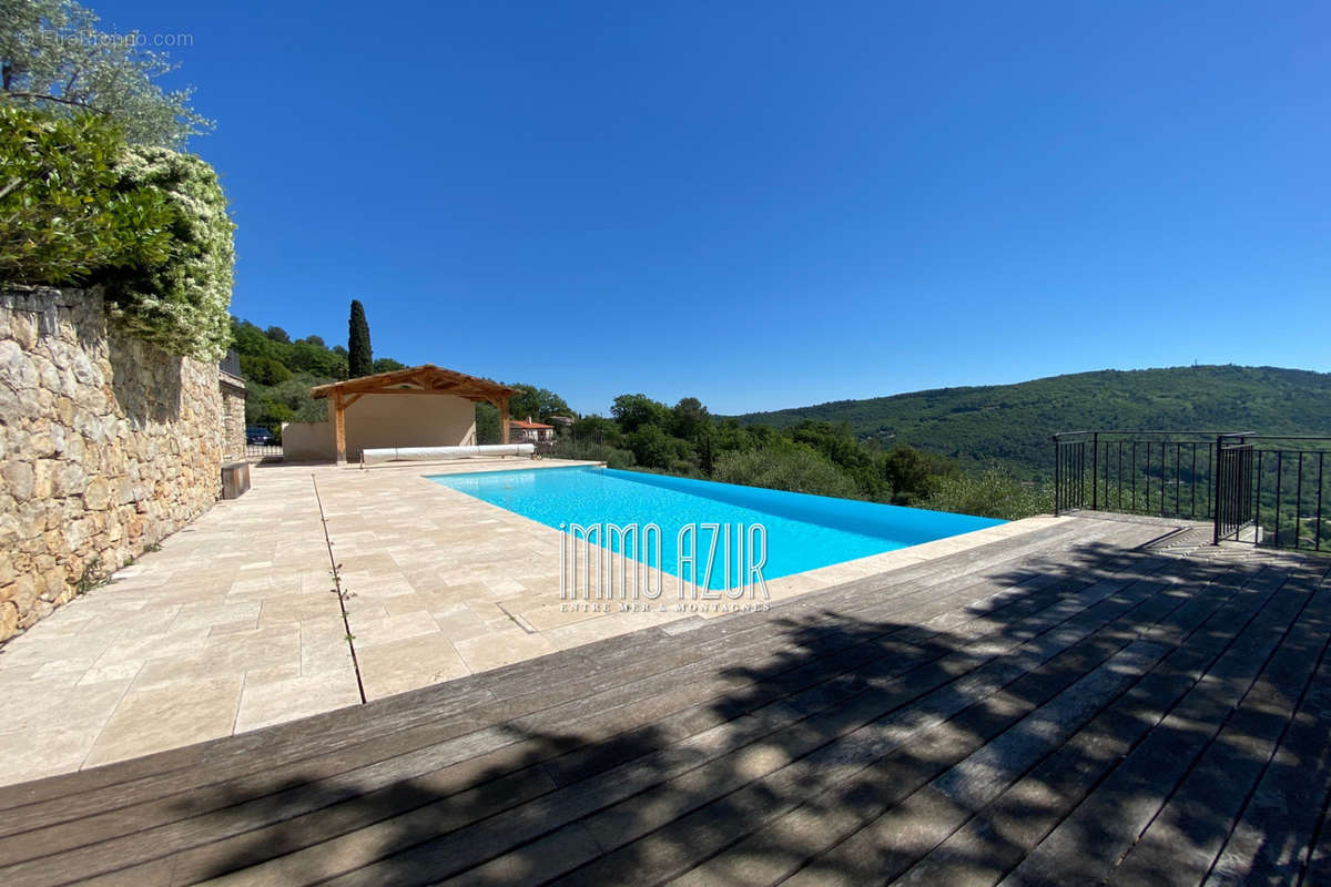 Maison à TOURRETTES-SUR-LOUP