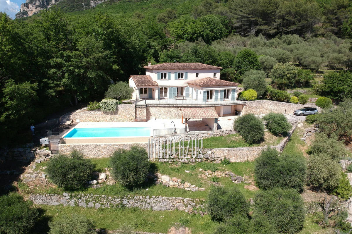 Maison à TOURRETTES-SUR-LOUP