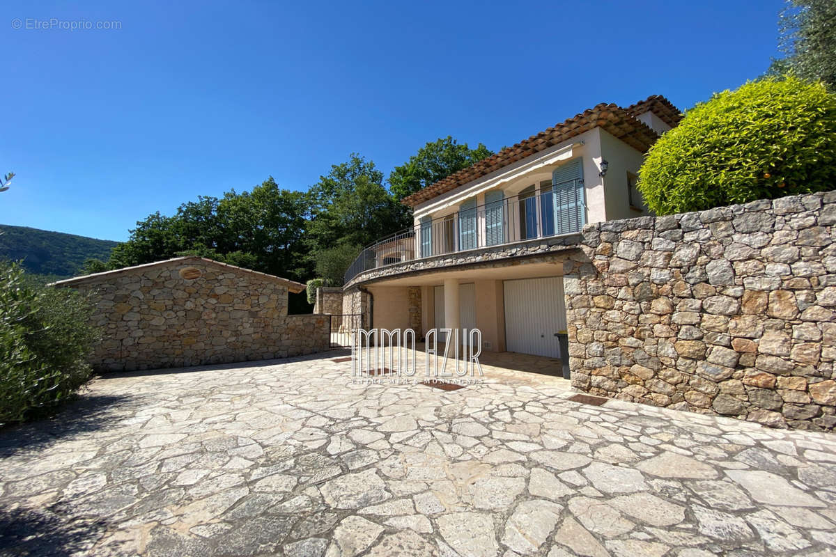 Maison à TOURRETTES-SUR-LOUP