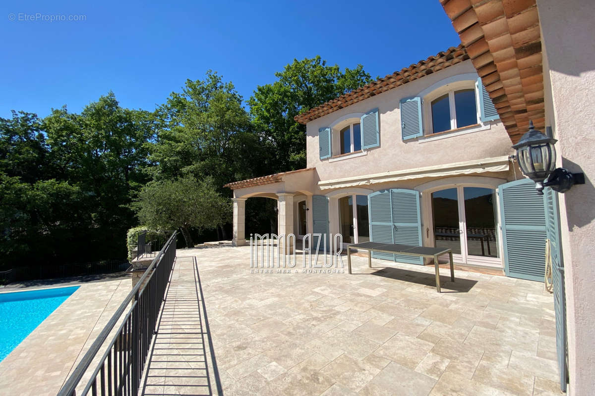 Maison à TOURRETTES-SUR-LOUP