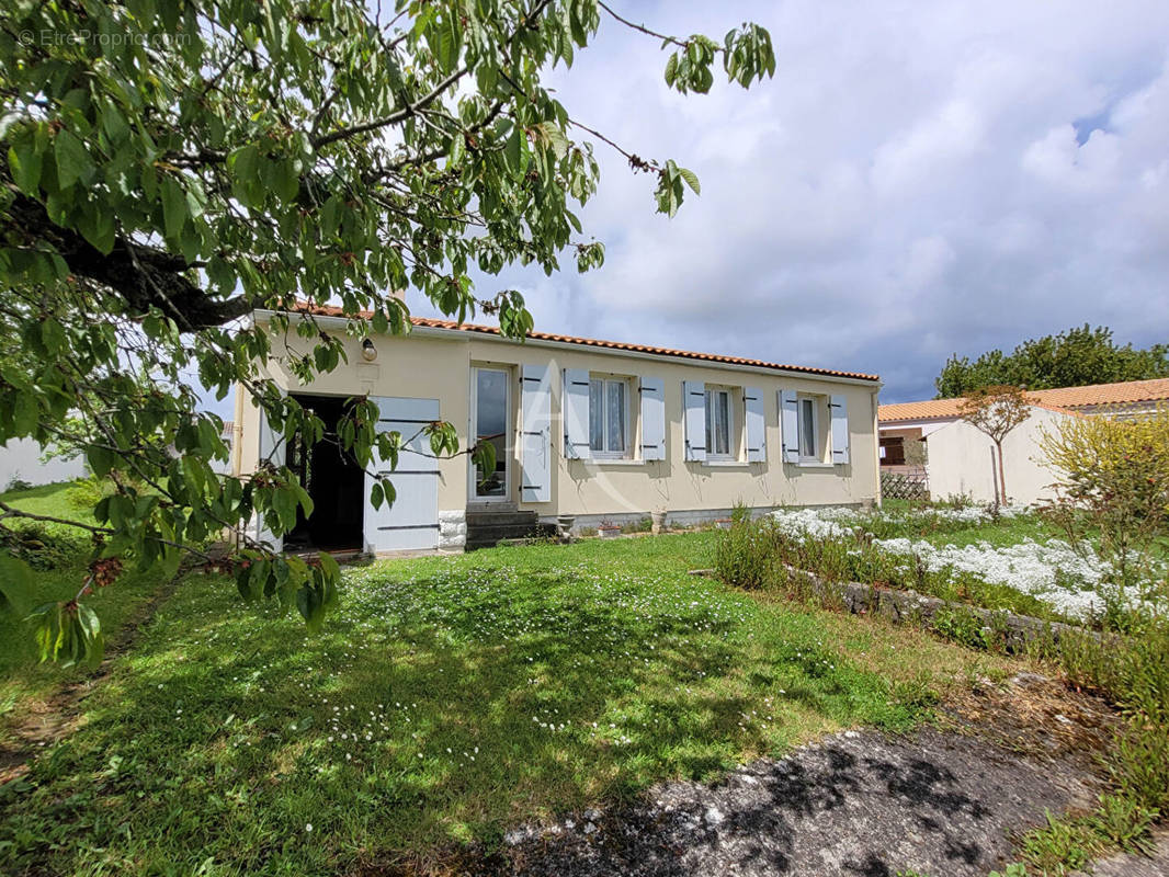 Maison à DOMPIERRE-SUR-MER