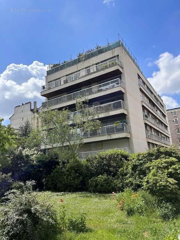 Appartement à CHARENTON-LE-PONT