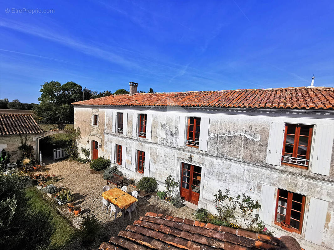 Maison à SAINTE-SEVERE