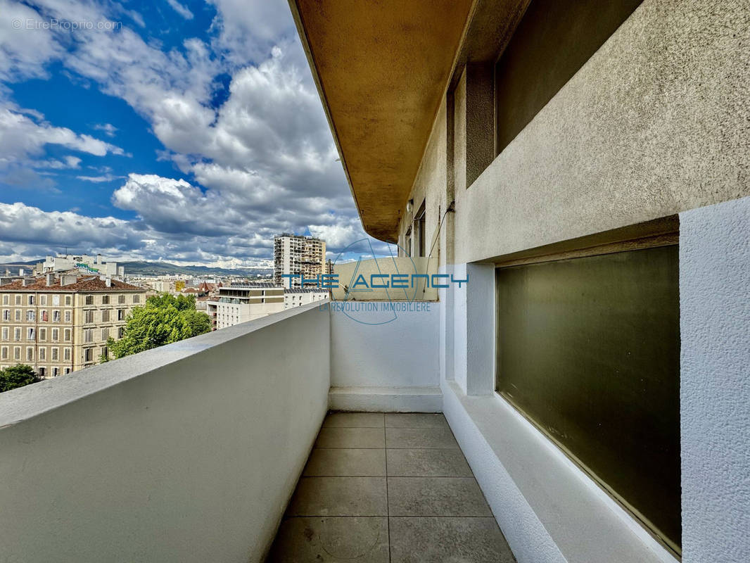 Appartement à MARSEILLE-2E