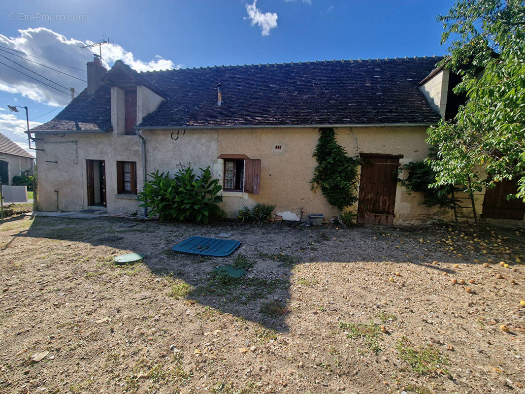 Maison à YZEURES-SUR-CREUSE