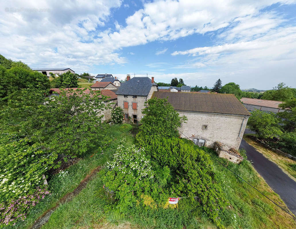 Maison à SAINT-FLOUR