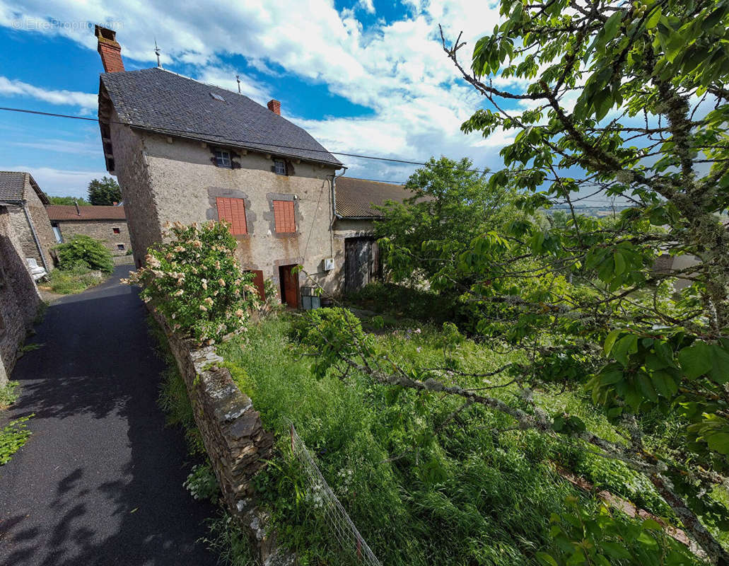 Maison à VIEILLESPESSE