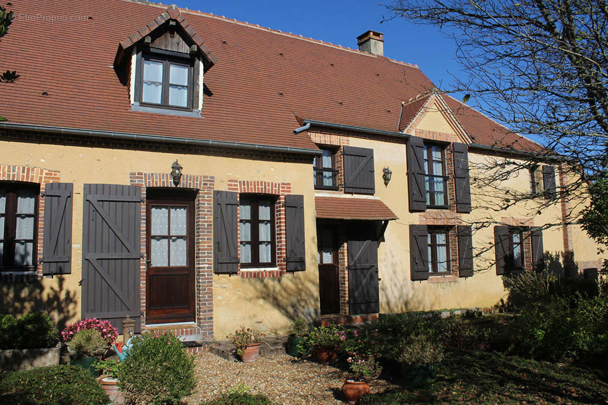 Maison à GREEZ-SUR-ROC