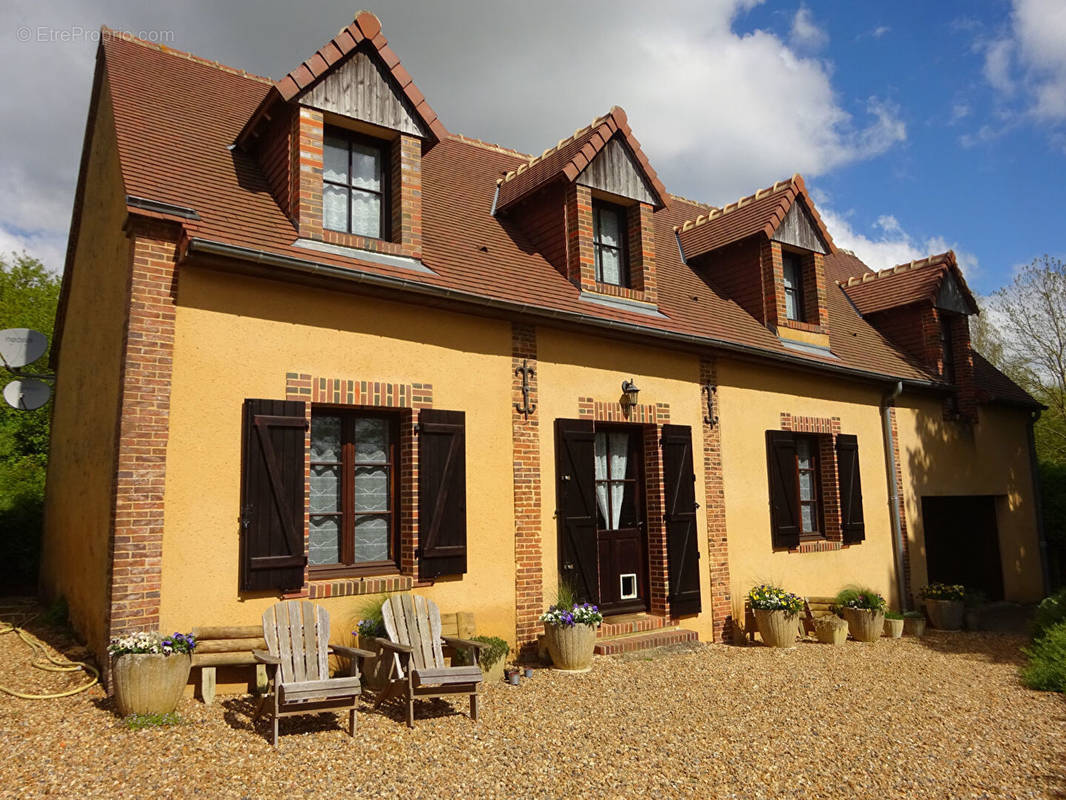 Maison à GREEZ-SUR-ROC