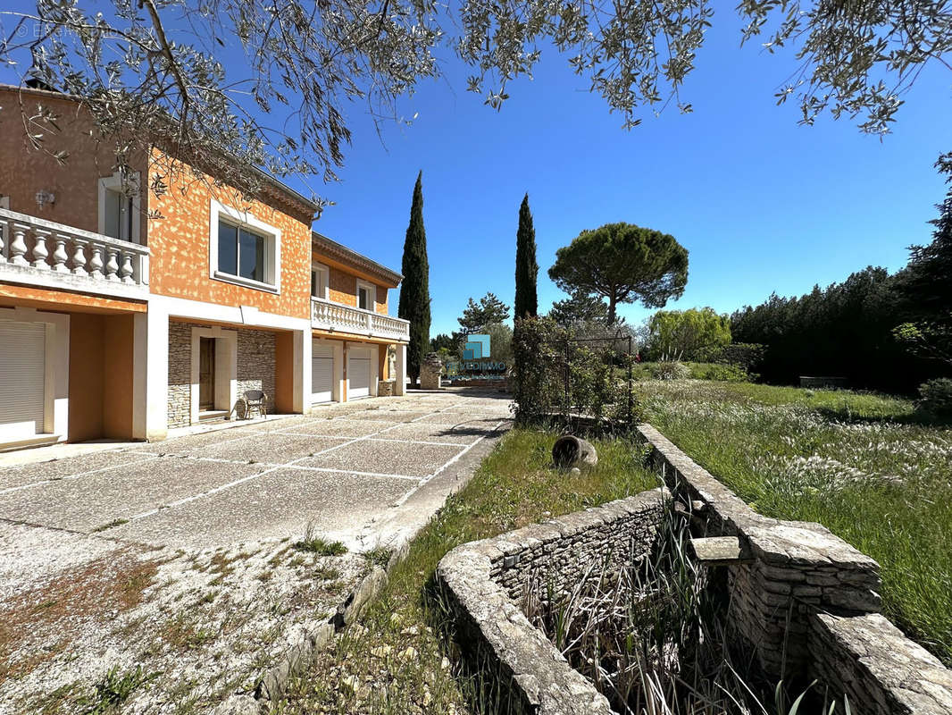 Maison à L&#039;ISLE-SUR-LA-SORGUE