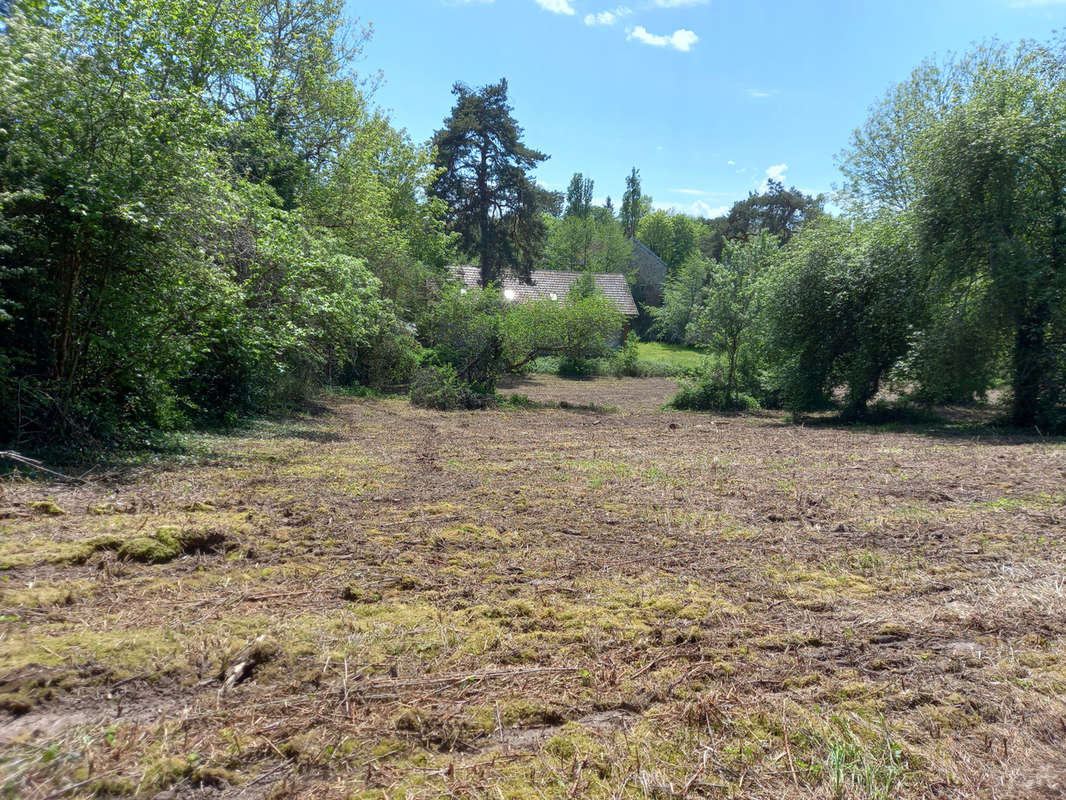 Terrain à ARNAY-LE-DUC