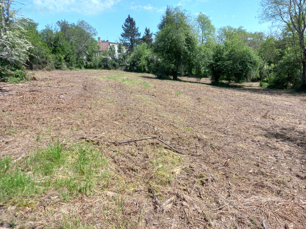 Terrain à ARNAY-LE-DUC