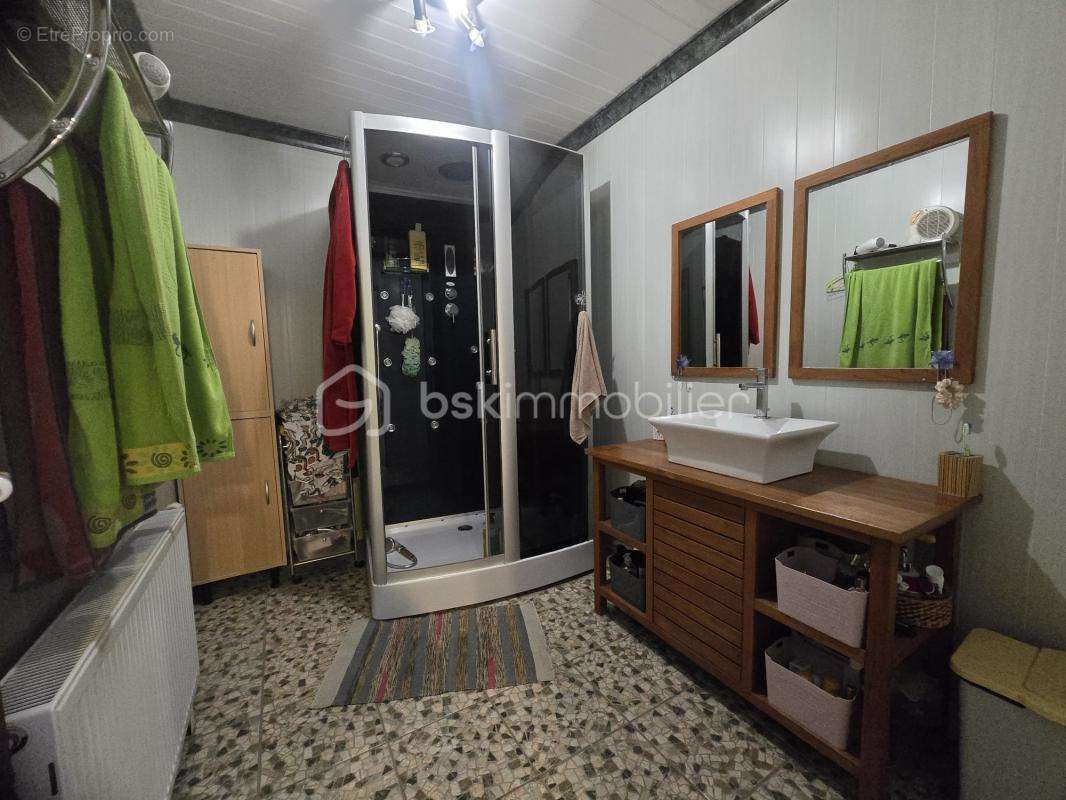 Appartement à FRONCLES