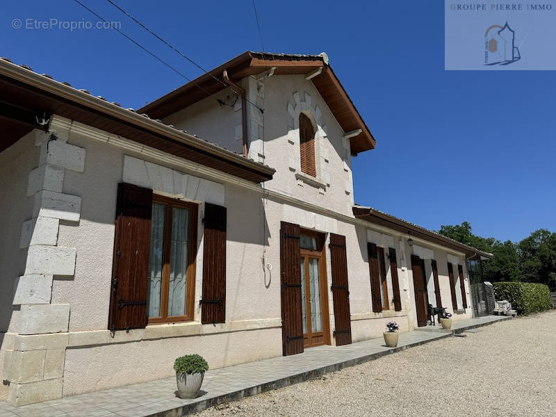 Maison à MONTGUYON