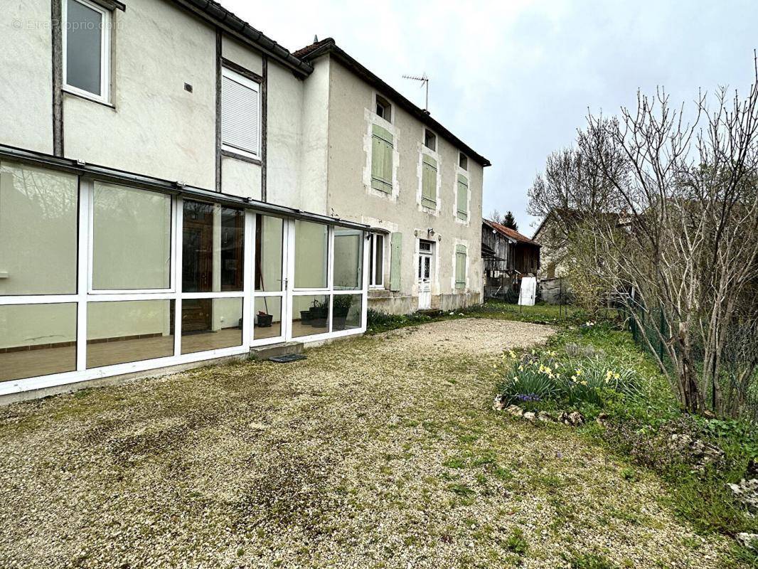 Appartement à GYE-SUR-SEINE