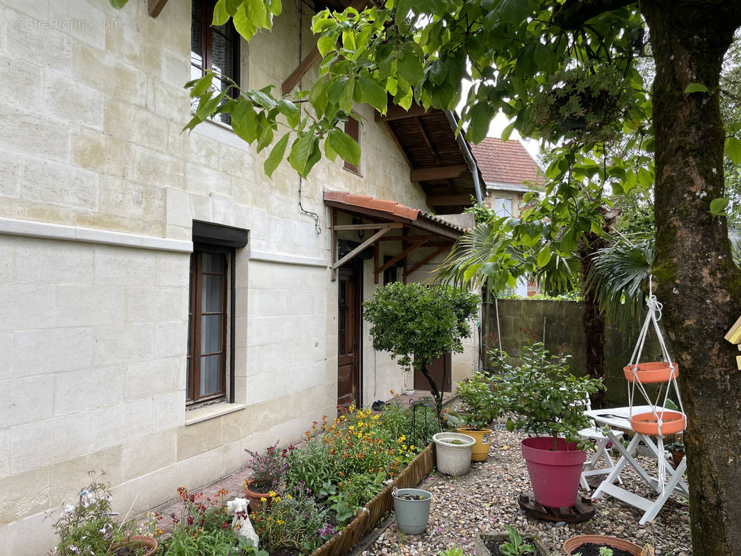 Maison à CASTILLON-LA-BATAILLE