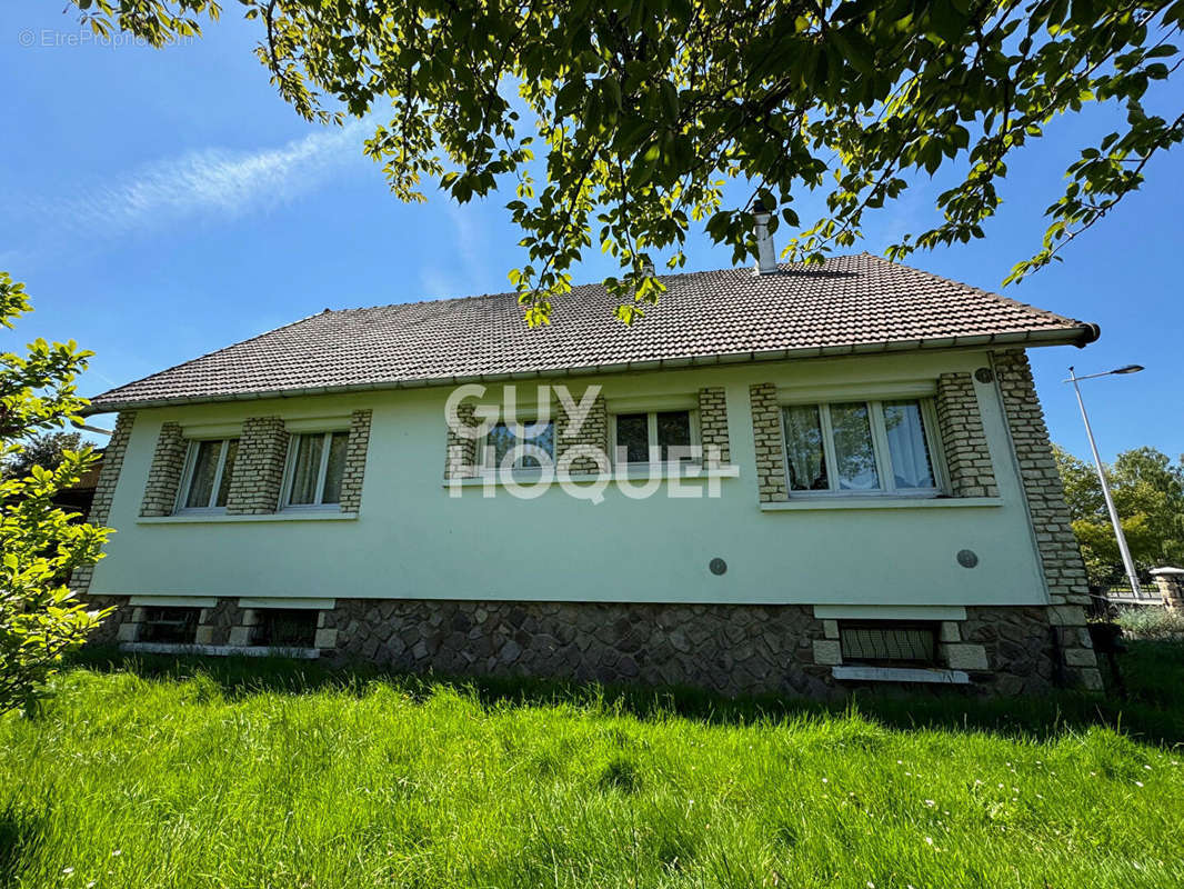 Maison à BRETEUIL