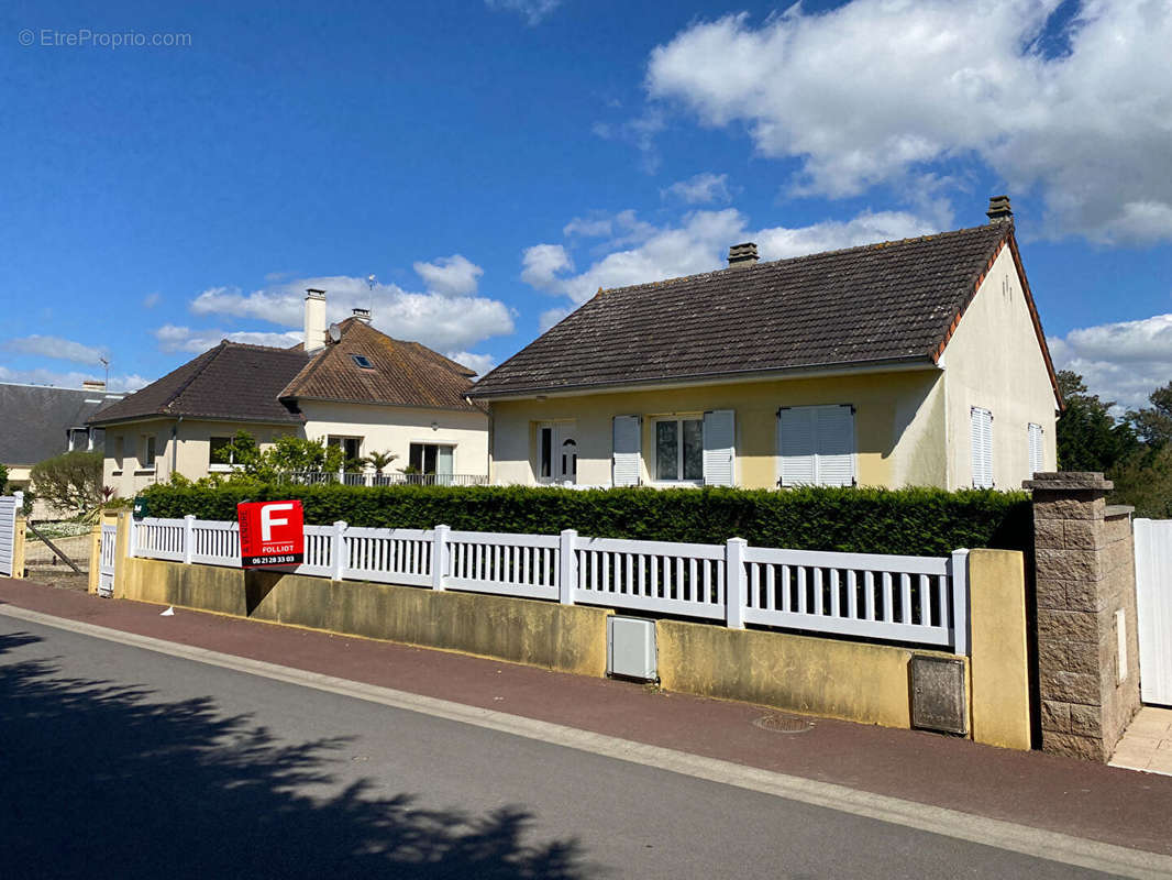 Maison à SAINT-PAIR-SUR-MER