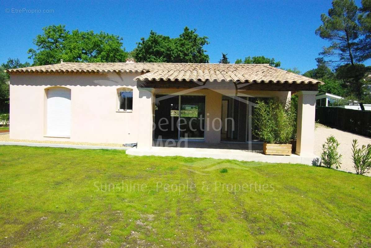 Maison à CHATEAUNEUF-GRASSE