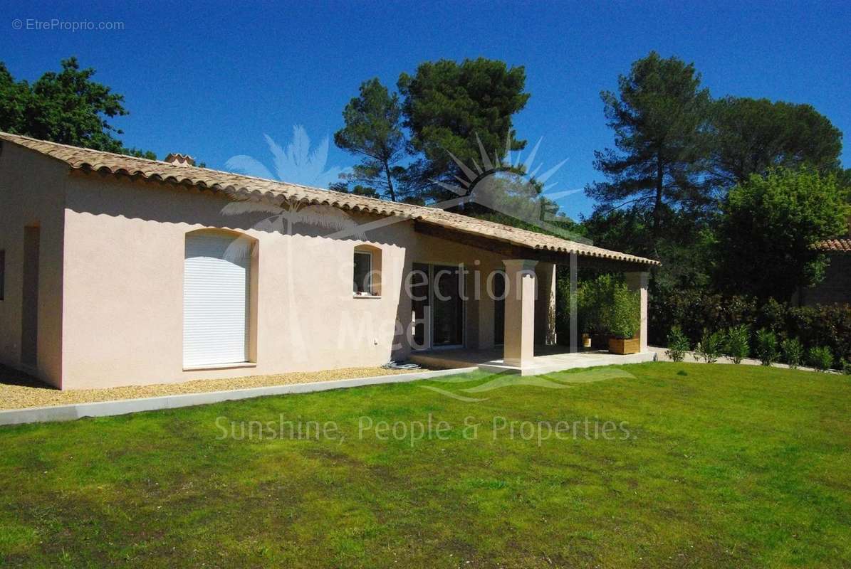 Maison à CHATEAUNEUF-GRASSE