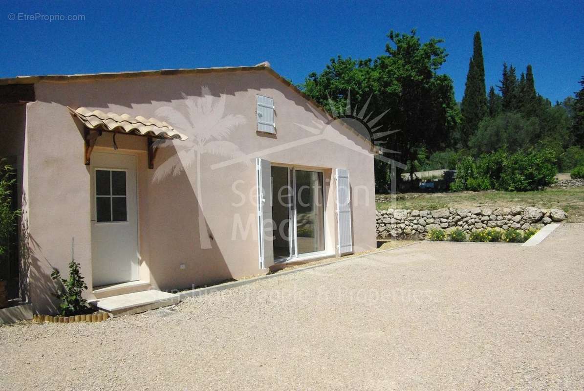 Maison à CHATEAUNEUF-GRASSE