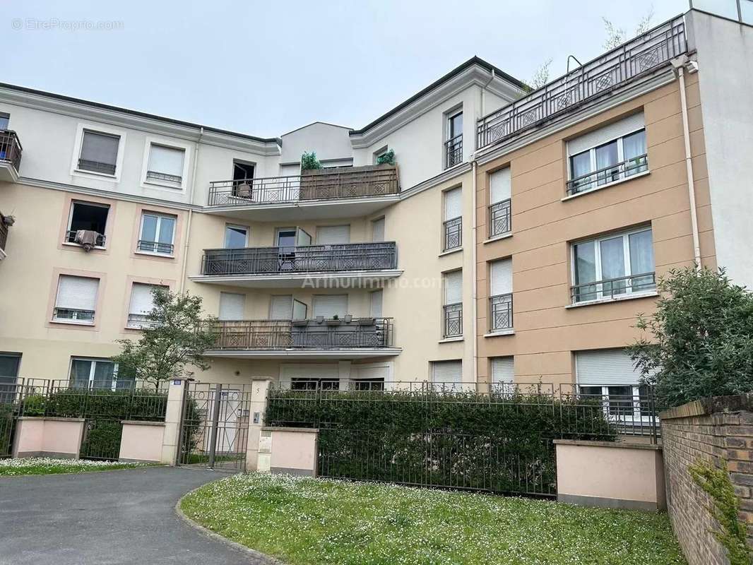 Appartement à VIGNEUX-SUR-SEINE