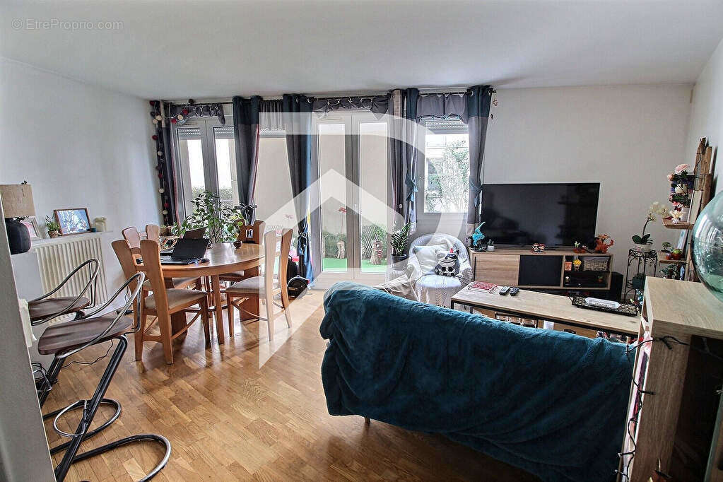 Appartement à MONTIGNY-LE-BRETONNEUX