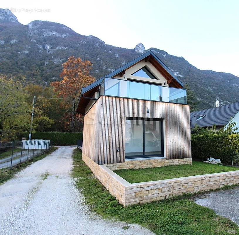 Maison à BOURDEAU