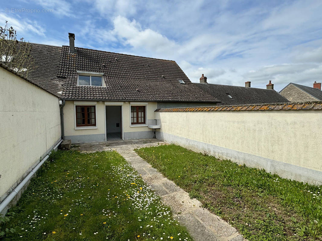 Appartement à LA CHAPELLE-SAINT-URSIN