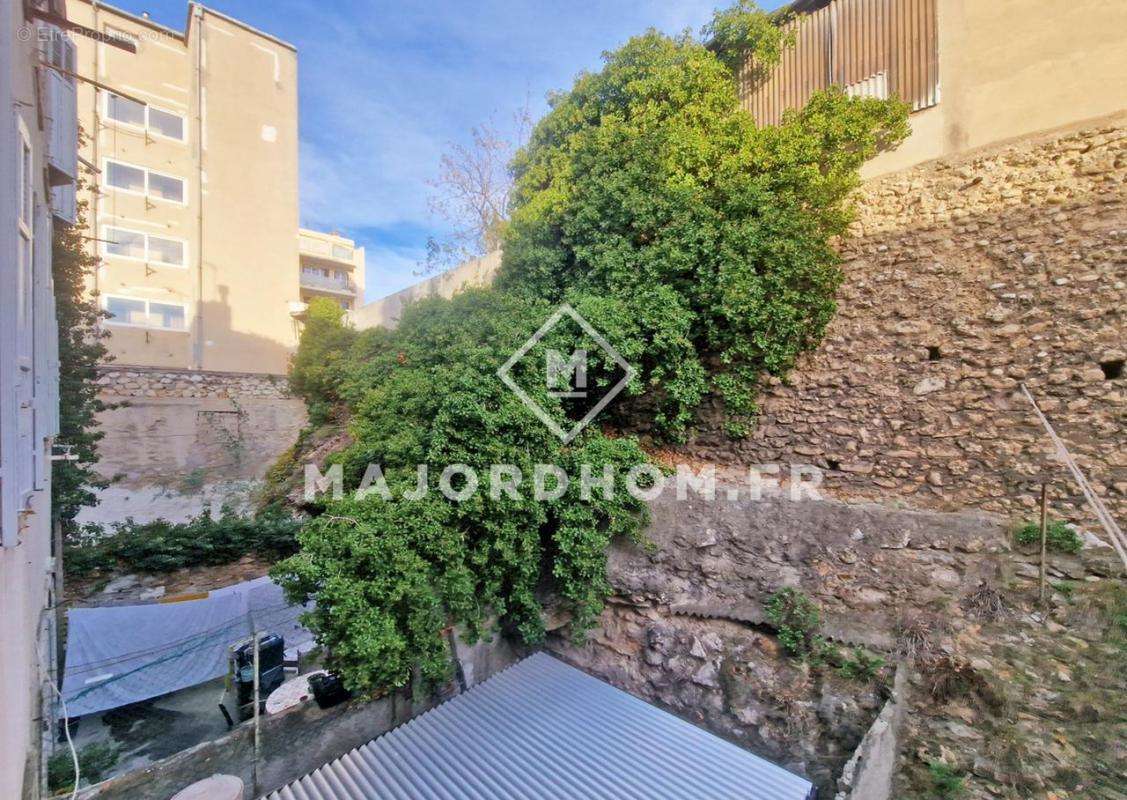 Appartement à MARSEILLE-4E