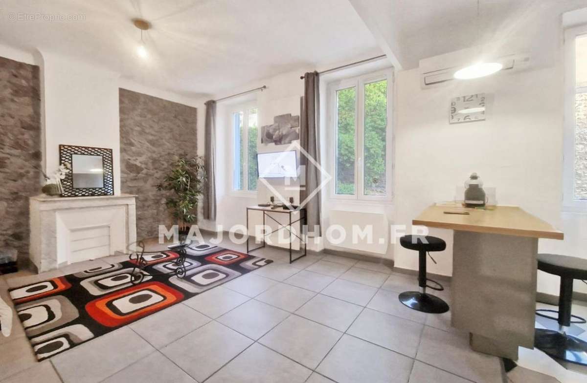 Appartement à MARSEILLE-4E