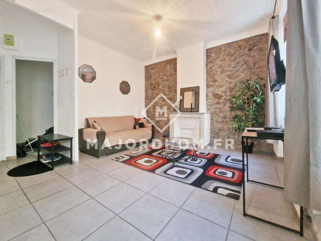 Appartement à MARSEILLE-4E