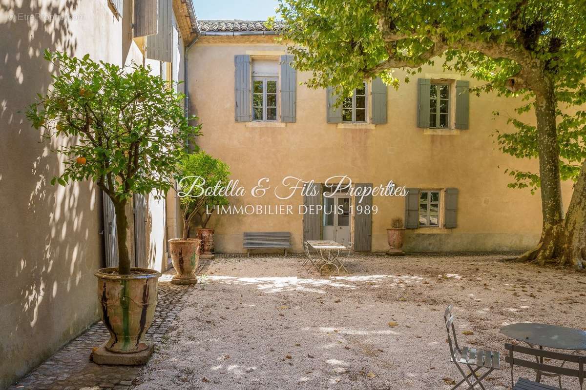 Maison à UZES