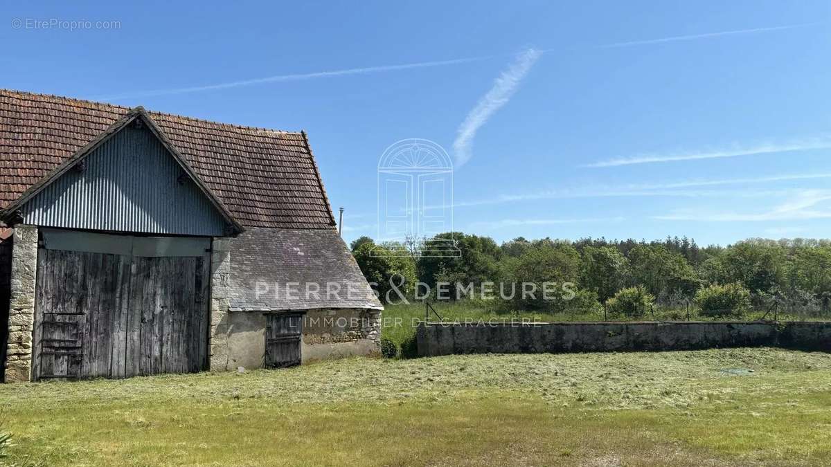 Maison à SAINT-HILAIRE-EN-LIGNIERES