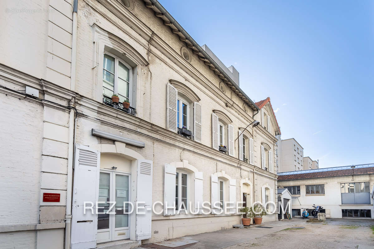 Appartement à COURBEVOIE