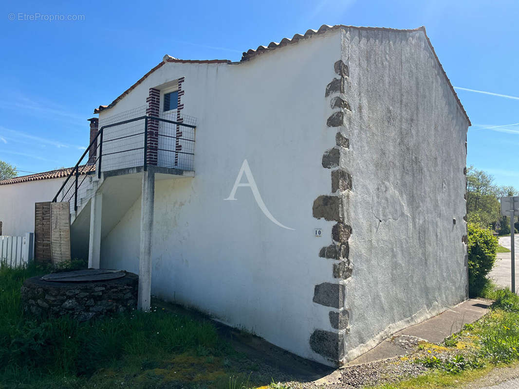 Maison à SAINT-AVAUGOURD-DES-LANDES